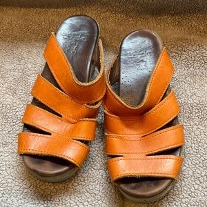 Dansko, orange mule sandal BN505